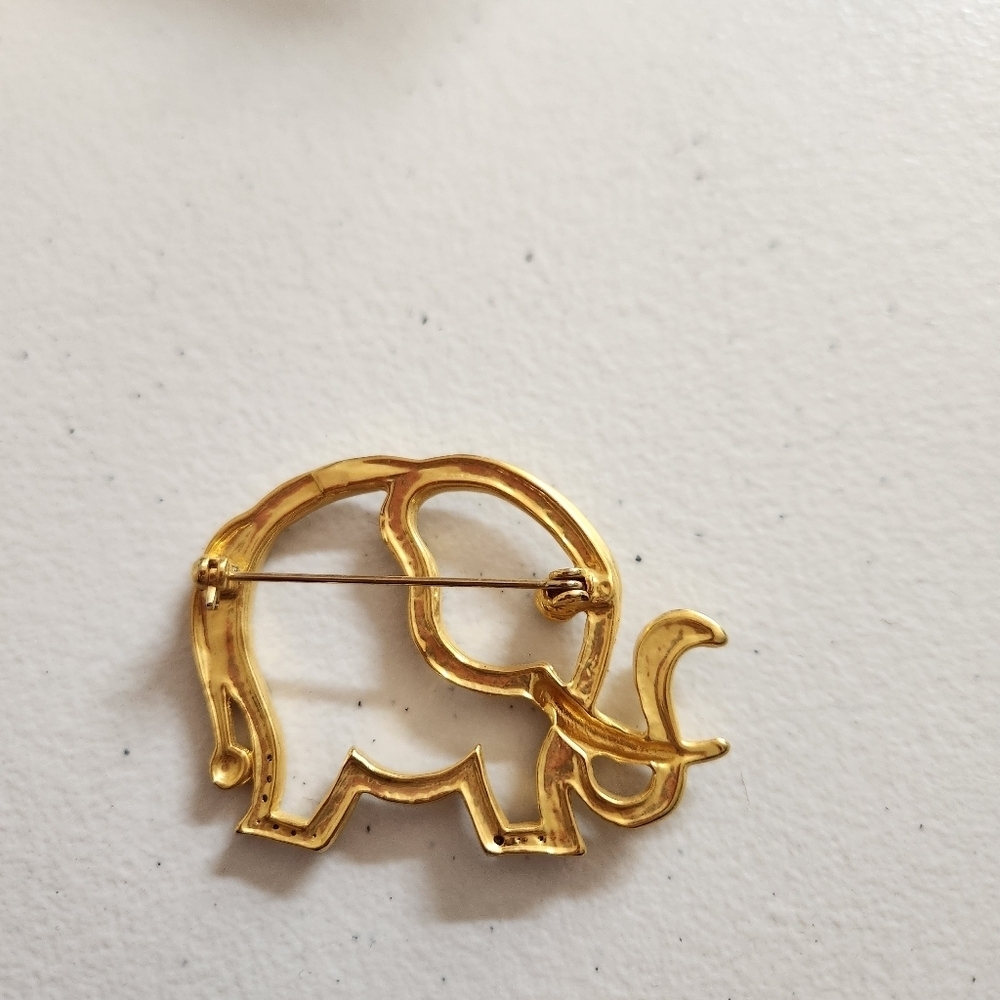 Vintage Outline Elephant Pin Brooch  Large Gold Tone Rhinestones Costume 1970s - Picture 4 of 5